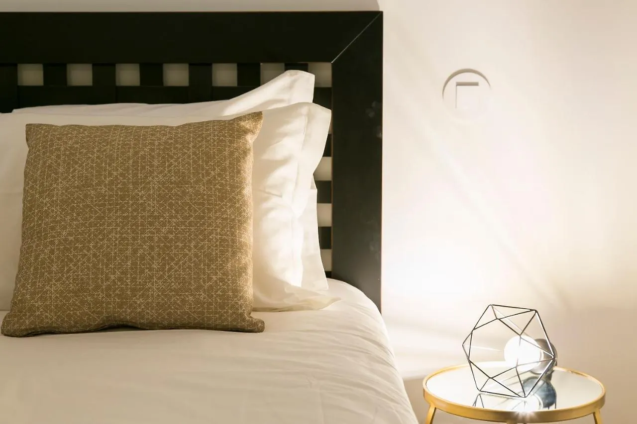 Joivy Stunning 2Br Apt With Garden, By The Avenida Subway And Botanical Garden Of Lisbon 0*,