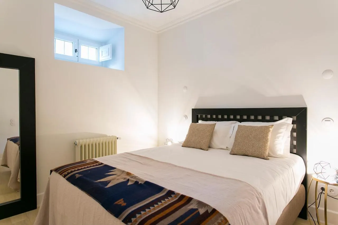 Joivy Stunning 2Br Apt With Garden, By The Avenida Subway And Botanical Garden Of Lisbon Portugal