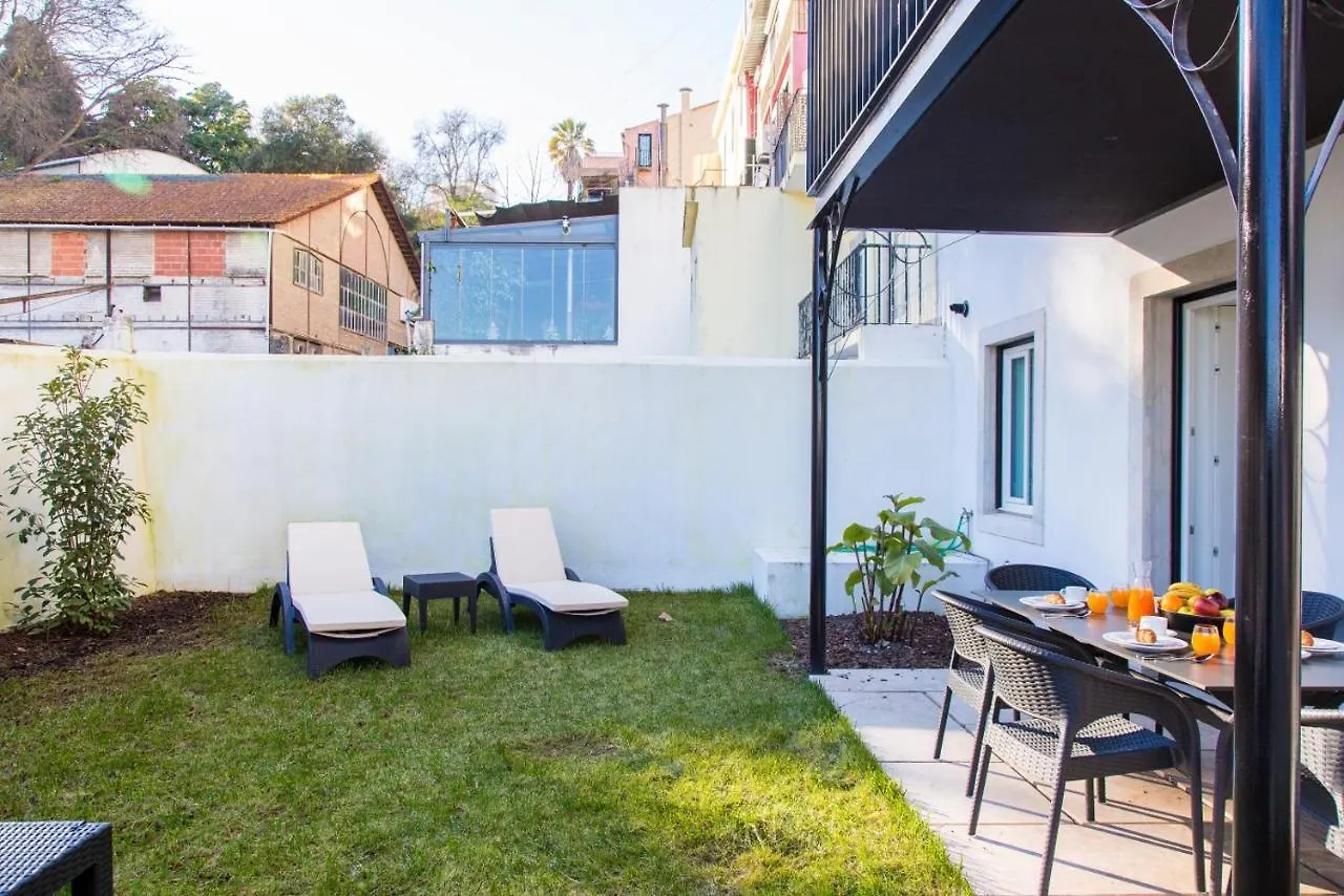 Joivy Stunning 2Br Apt With Garden, By The Avenida Subway And Botanical Garden Of Lisbon Apartment