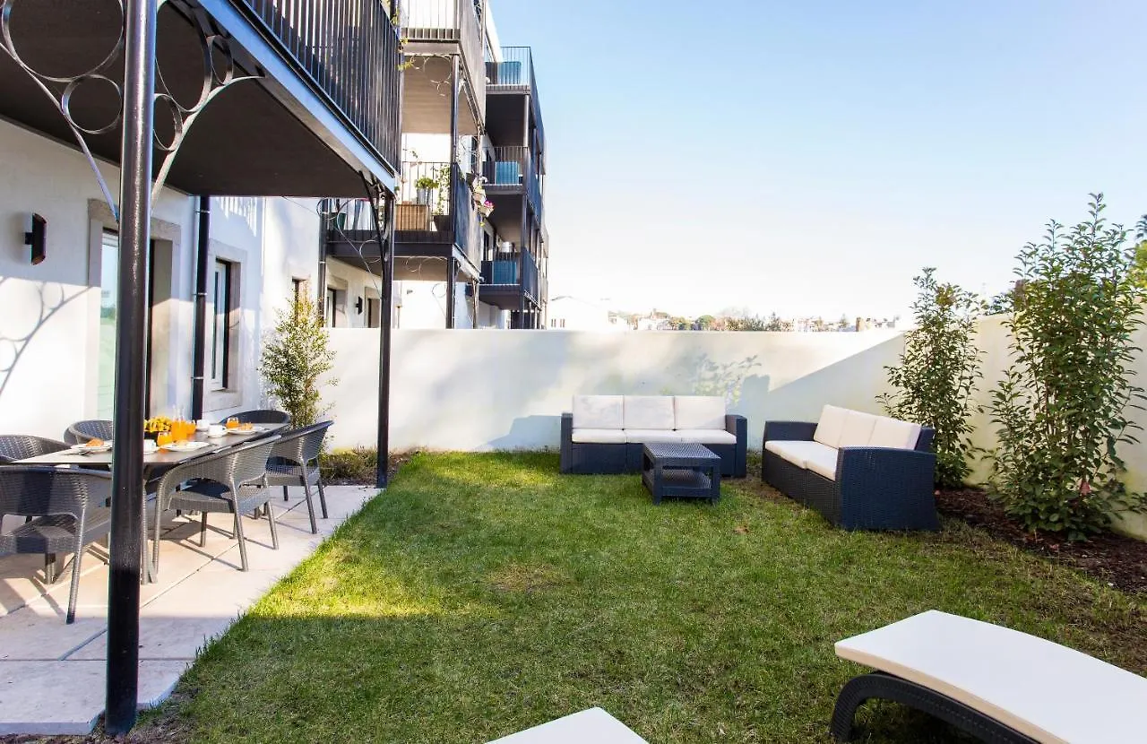 Joivy Stunning 2Br Apt With Garden, By The Avenida Subway And Botanical Garden Of Lisbon Apartment