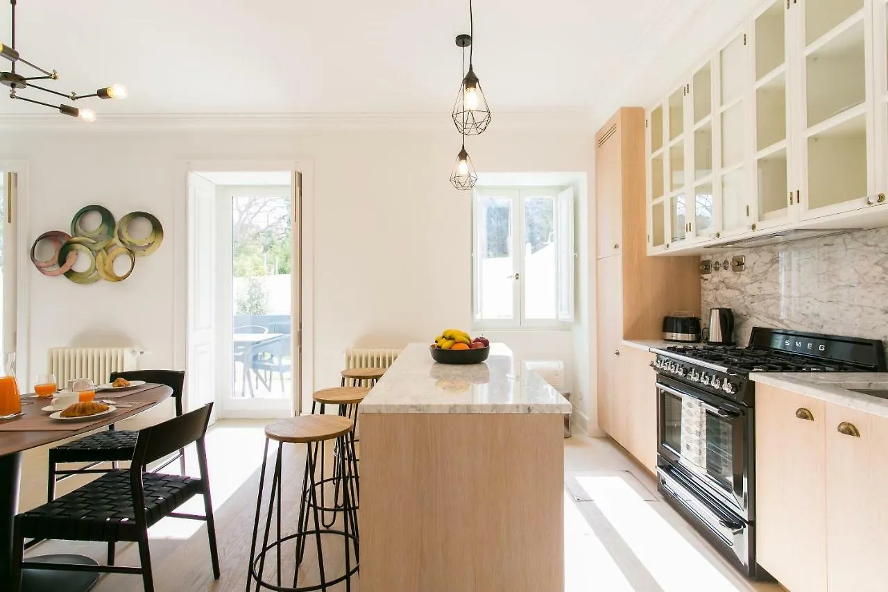 Joivy Stunning 2Br Apt With Garden, By The Avenida Subway And Botanical Garden Of Lisbon