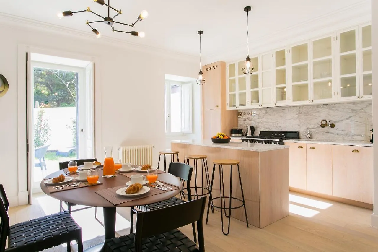 Joivy Stunning 2Br Apt With Garden, By The Avenida Subway And Botanical Garden Of Lisbon Portugal