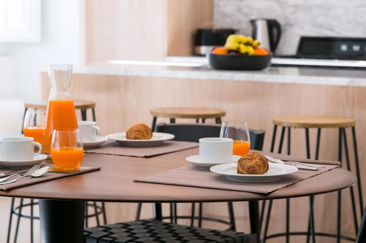 Joivy Stunning 2Br Apt With Garden, By The Avenida Subway And Botanical Garden Of Lisbon Portugal
