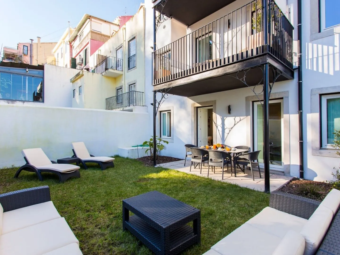 Joivy Stunning 2Br Apt With Garden, By The Avenida Subway And Botanical Garden Of Lisboa Lägenhet